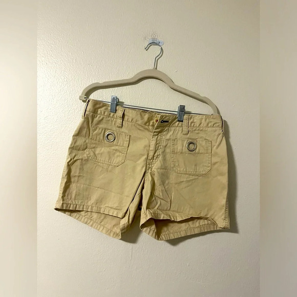 Vintage y2k khaki Tommy Hilfiger shorts with pockets and eyelet details size 8 - Picture 1 of 5